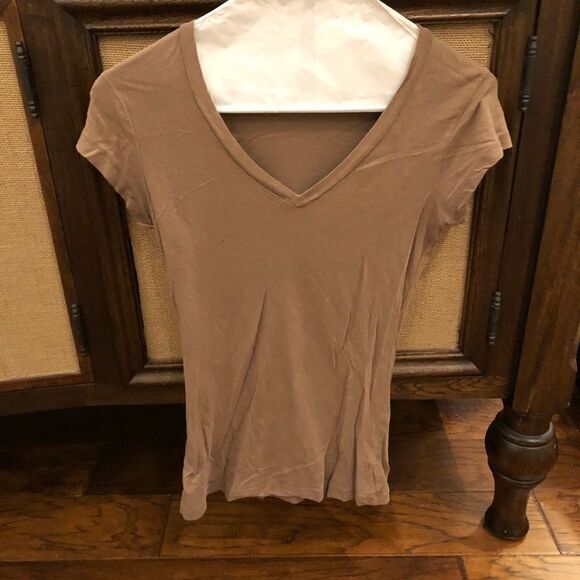 Forever 21 light brown v neck short sleeve tee - Picture 1 of 2